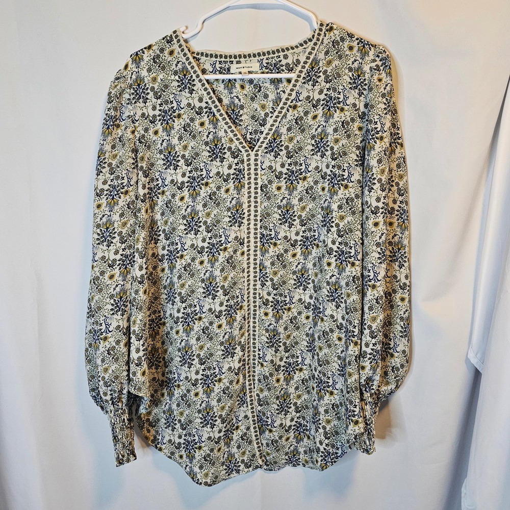 Max Studio Floral V-Neck Blouse Womens Medium Cream Navy Boho Cottagecore